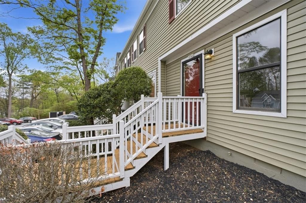 1 bedroom, 2 bathroom, 944 sq ft townhouse for sale at 3356 September Morn, Peachtree Corners, GA 30092 — photo 2