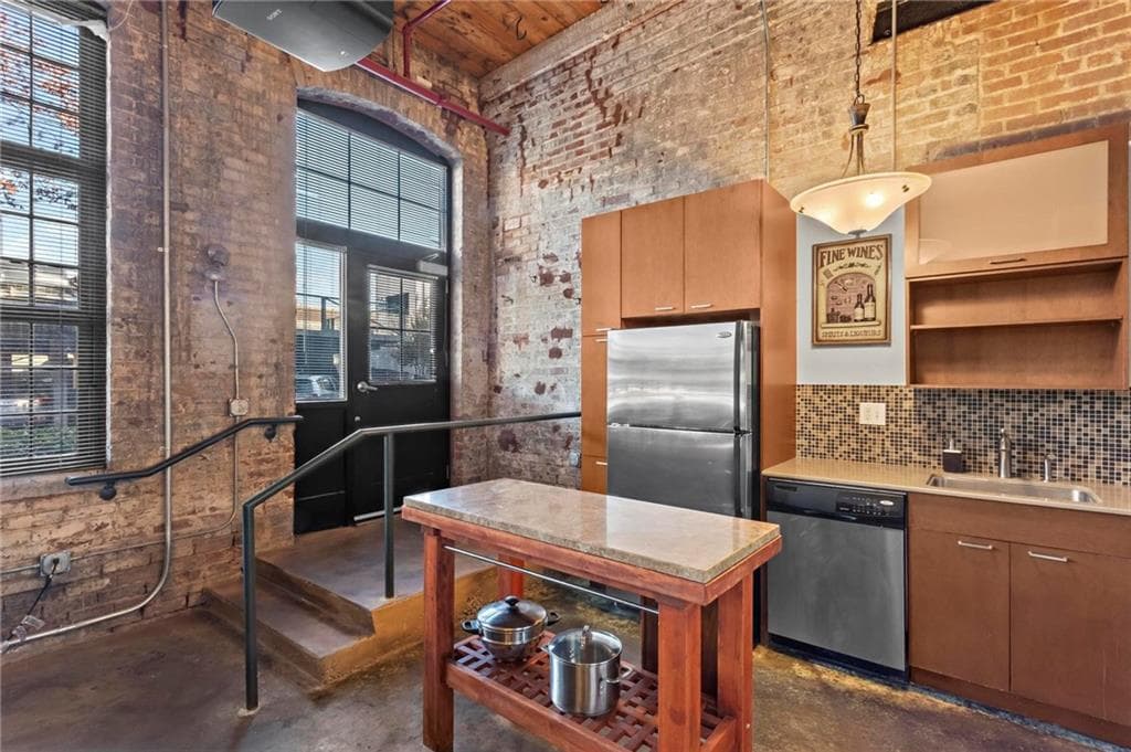 1 bedroom, 1 bathroom, 720 sq ft condominium under contract at 170 Boulevard F109, Atlanta, GA 30312 — photo 7