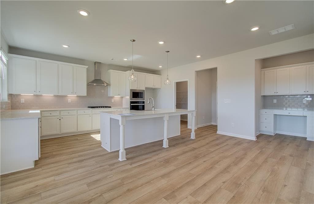 5 bedroom, 4 bathroom, 3,656 sq ft single family residence under contract at 178 Buffalo Trace, Stockbridge, GA 30281 — photo 9