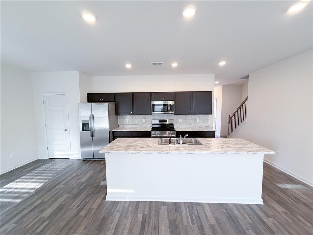 3 bedroom, 3 bathroom, 1,933 sq ft single family residence for rent at 145 Red Oak Lane, Calhoun, GA 30701 for $1,990 a month — photo 3