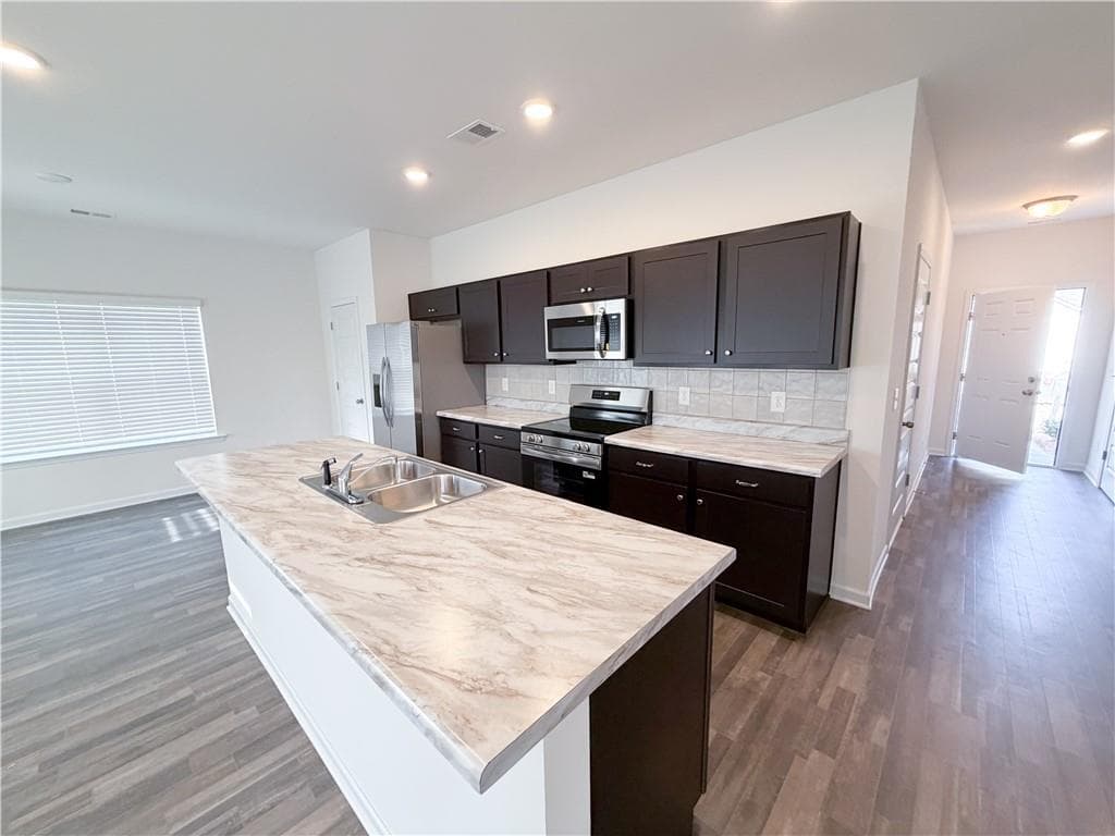3 bedroom, 3 bathroom, 1,933 sq ft single family residence for rent at 145 Red Oak Lane, Calhoun, GA 30701 for $1,990 a month — photo 4