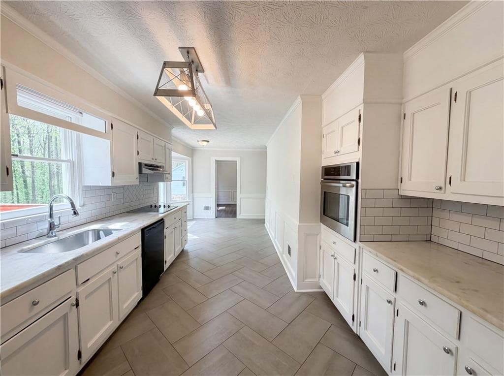 3 bedroom, 3 bathroom, 3,846 sq ft single family residence for sale at 4479 Alpine Court, Snellville, GA 30039 — photo 7