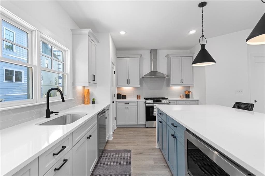 3 bedroom, 4 bathroom, 1,890 sq ft single family residence for sale at 3311 Stillwood Drive, Atlanta, GA 30354 — photo 3