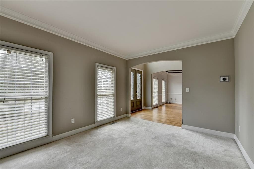6 bedroom, 5 bathroom, 2,943 sq ft single family residence for sale at 1015 Rowe Oak Circle, Lawrenceville, GA 30043 — photo 7