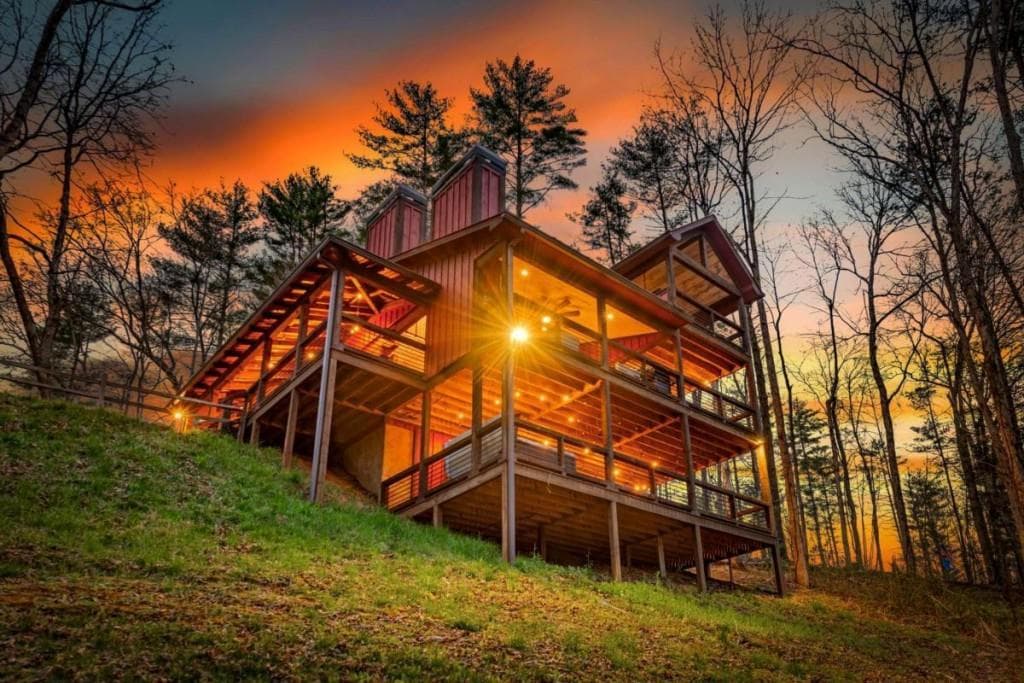 3 bedroom, 3 bathroom, 2,496 sq ft single family residence for sale at 127 Twin Creeks Road, Blue Ridge, GA 30541