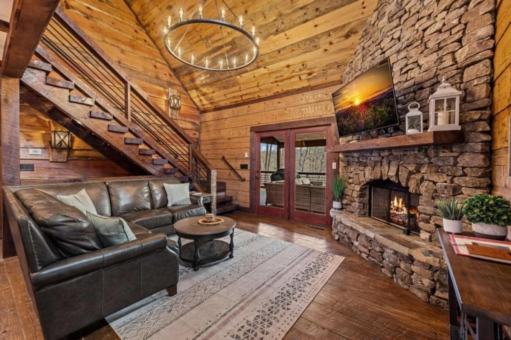 3 bedroom, 3 bathroom, 2,496 sq ft single family residence for sale at 127 Twin Creeks Road, Blue Ridge, GA 30541 — photo 5