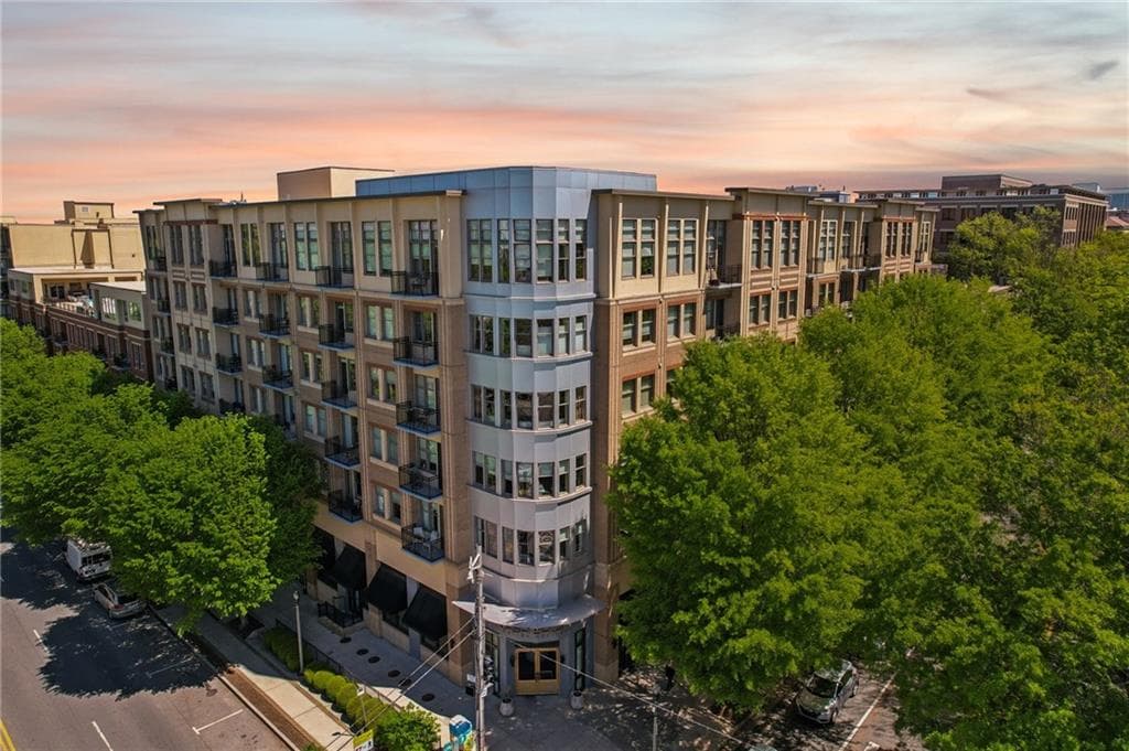 2 bedroom, 2 bathroom, 1,352 sq ft condominium sold at 201 W Ponce De Leon Avenue 616, Decatur, GA 30030