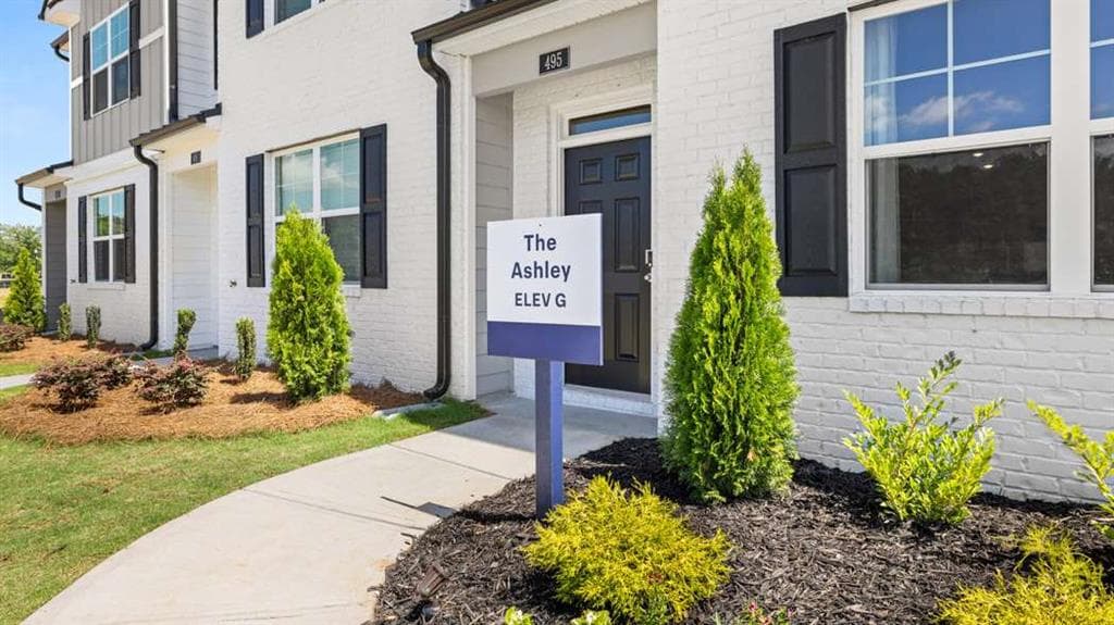 3 bedroom, 3 bathroom, 1,655 sq ft townhouse for sale at 424 Reflection Drive, Stockbridge, GA 30281 — photo 9