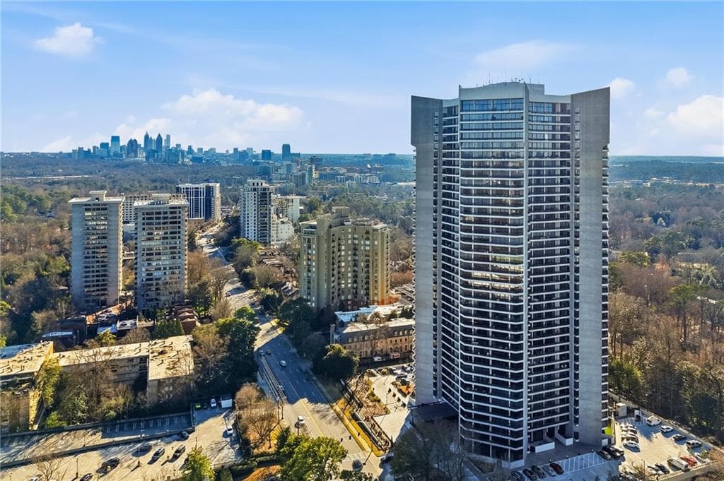 3 bedroom, 4 bathroom, 4,806 sq ft condominium for sale at 2660 Peachtree Road 20GH, Atlanta, GA 30305 — photo 1 of 55