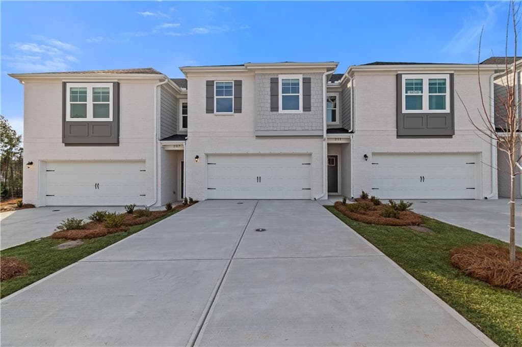 3 bedroom, 3 bathroom, 1,941 sq ft townhouse under contract at 236 Sanctuary Drive, Mcdonough, GA 30253 — photo 2