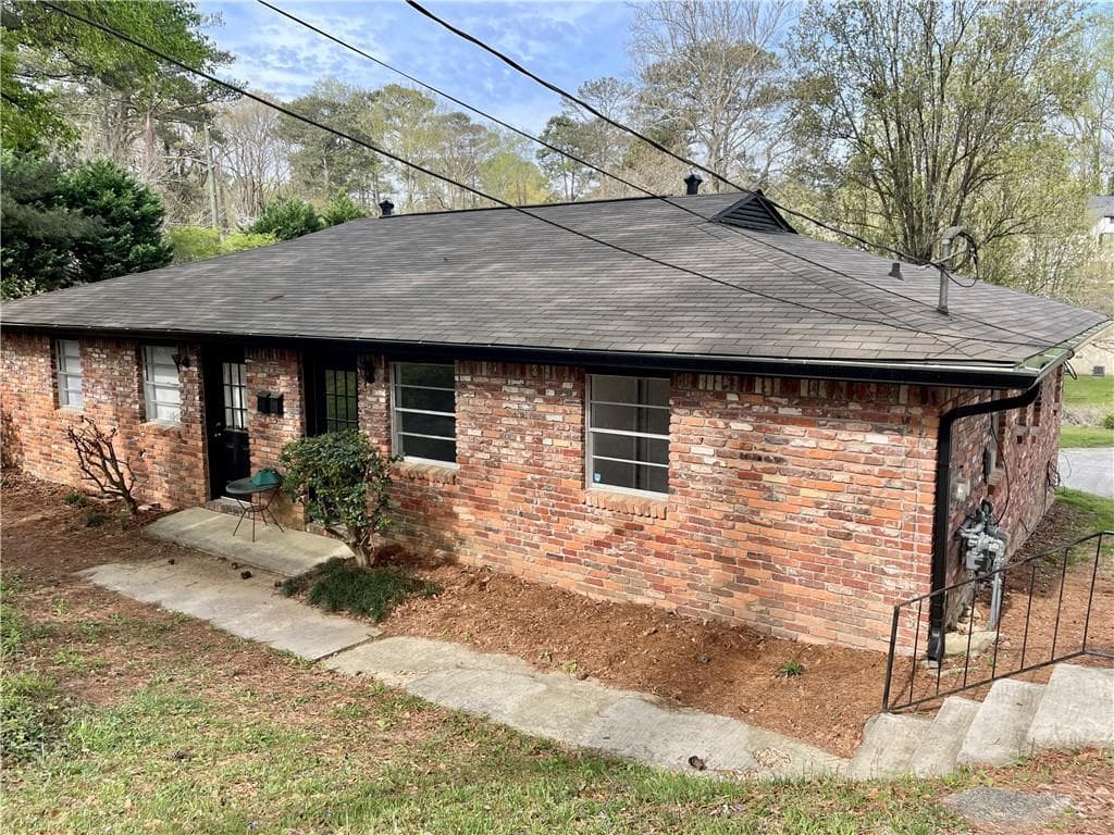 2 bedroom, 1 bathroom, 850 sq ft duplex for rent at 2908 Skyland Drive, Brookhaven, GA 30341 for $1,575 a month — photo 1 of 11