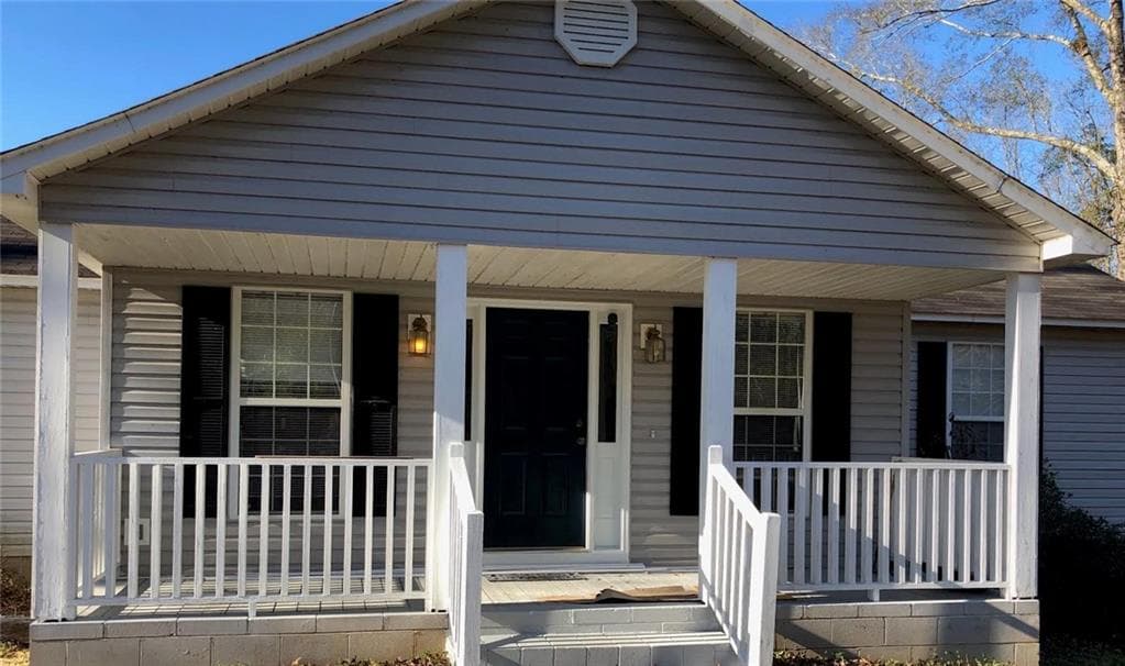 3 bedroom, 2 bathroom, 1,712 sq ft single family residence sold at 214 Brookwood Lane, Americus, GA 31709
