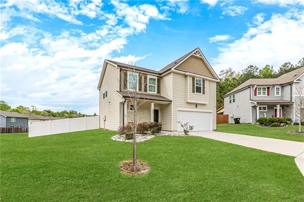 3 bedroom, 3 bathroom, 1,910 sq ft single family residence for sale at 7425 Faith Street, Fairburn, GA 30213 — photo 2