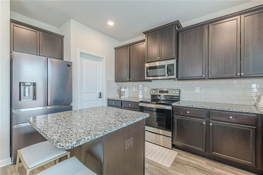3 bedroom, 3 bathroom, 1,910 sq ft single family residence for sale at 7425 Faith Street, Fairburn, GA 30213 — photo 10