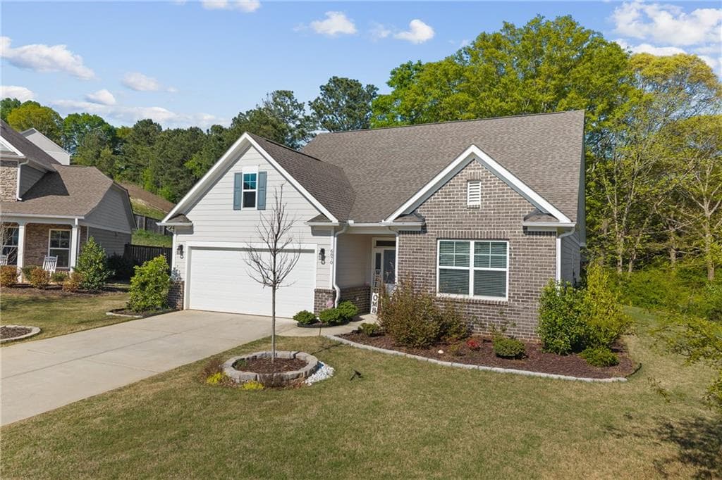 4 bedroom, 3 bathroom, 2,652 sq ft single family residence for sale at 6870 Kate Lane, Flowery Branch, GA 30542 — photo 3
