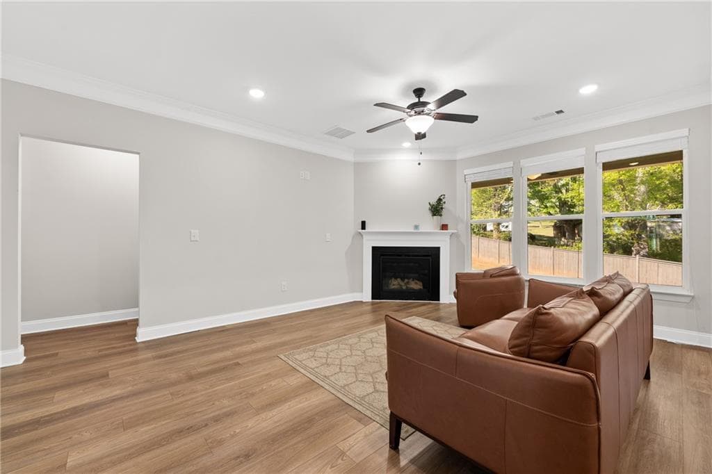 4 bedroom, 3 bathroom, 2,652 sq ft single family residence for sale at 6870 Kate Lane, Flowery Branch, GA 30542 — photo 7