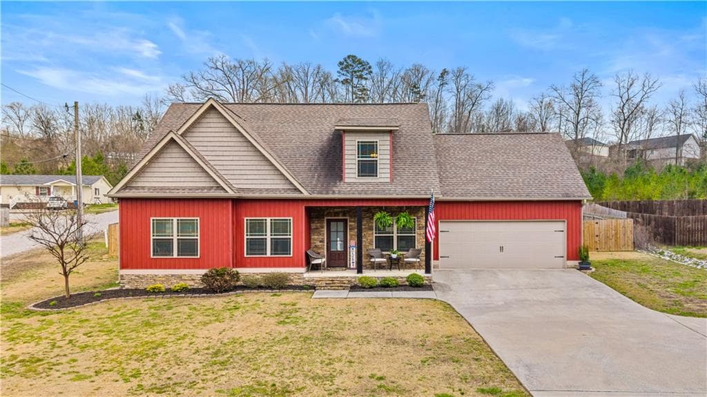 3 bedroom, 3 bathroom, 2,062 sq ft single family residence for sale at 1205 Baggett Road, Ringgold, GA 30736