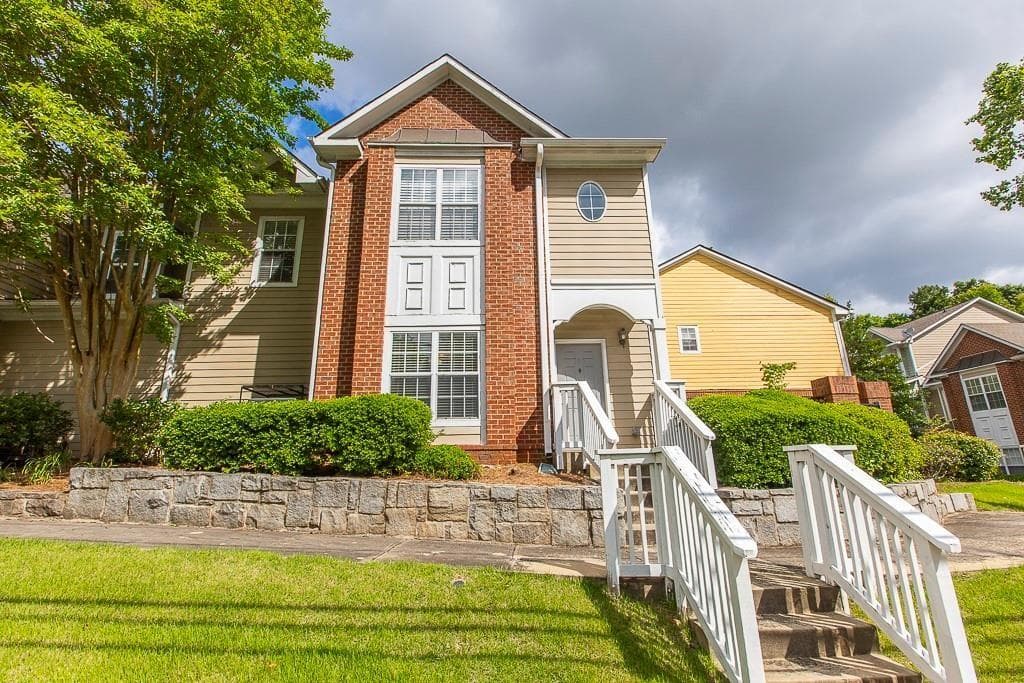 3 bedroom, 3 bathroom, 1,470 sq ft townhouse sold at 1731 Pryor Road 109, Atlanta, GA 30315