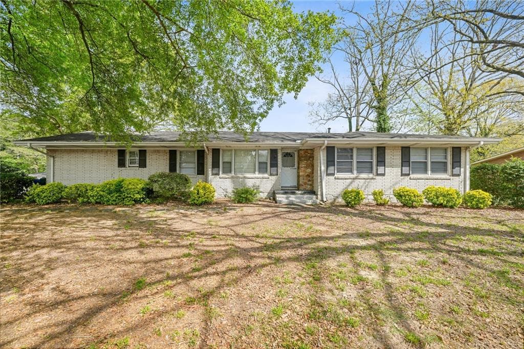 3 bedroom, 2 bathroom, 1,498 sq ft single family residence for sale at 1393 Idlewood Road, Tucker, GA 30084 — photo 2
