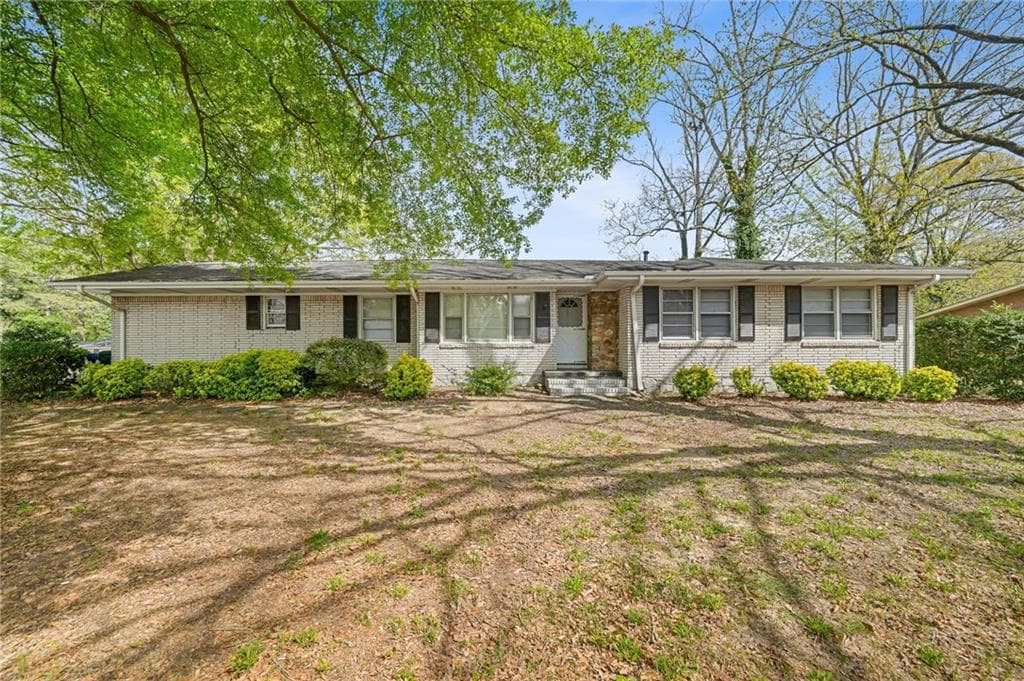 3 bedroom, 2 bathroom, 1,498 sq ft single family residence for sale at 1393 Idlewood Road, Tucker, GA 30084 — photo 6