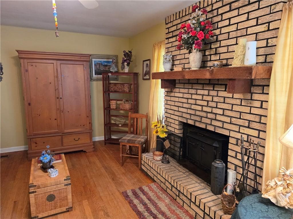 3 bedroom, 1 bathroom, 960 sq ft single family residence for sale at 4107 Belvedere Drive, Gainesville, GA 30506 — photo 4