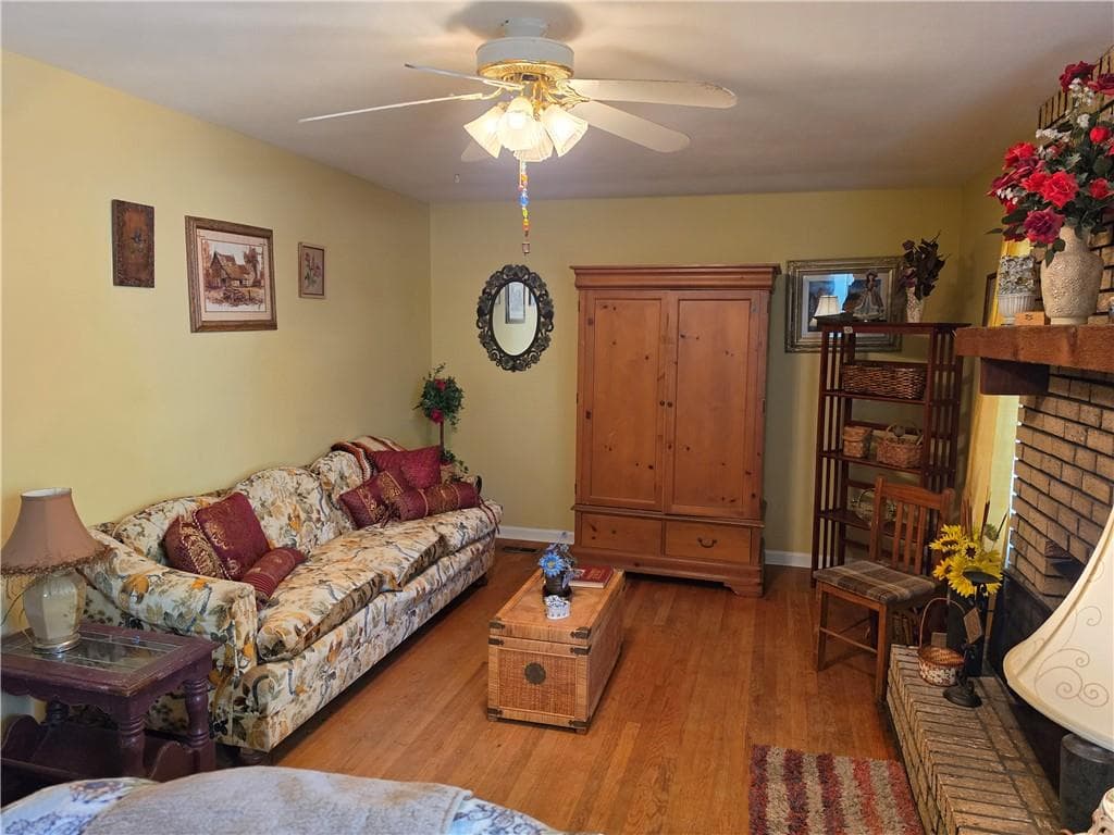 3 bedroom, 1 bathroom, 960 sq ft single family residence for sale at 4107 Belvedere Drive, Gainesville, GA 30506 — photo 5