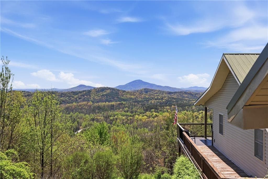 3 bedroom, 2 bathroom, 2,240 sq ft single family residence for sale at 378 Matadore Vista, Sautee Nacoochee, GA 30571 — photo 3