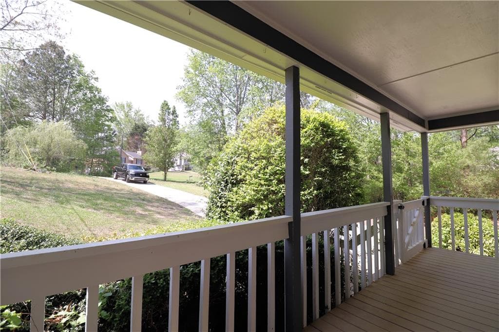 4 bedroom, 2 bathroom, 1,740 sq ft single family residence under contract at 192 Deerfield Drive, Hiram, GA 30141 — photo 3