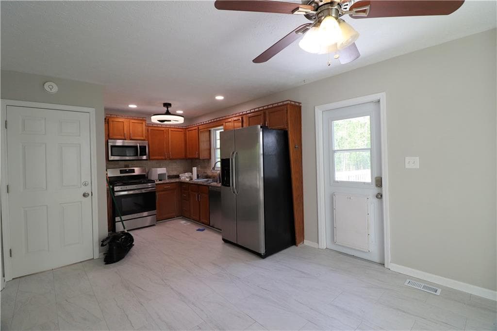 4 bedroom, 2 bathroom, 1,740 sq ft single family residence under contract at 192 Deerfield Drive, Hiram, GA 30141 — photo 7