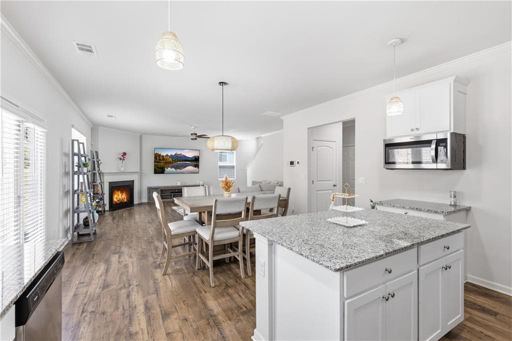 5 bedroom, 3 bathroom, 3,023 sq ft single family residence for sale at 4910 Bramblett Grove Place, Cumming, GA 30040 — photo 9