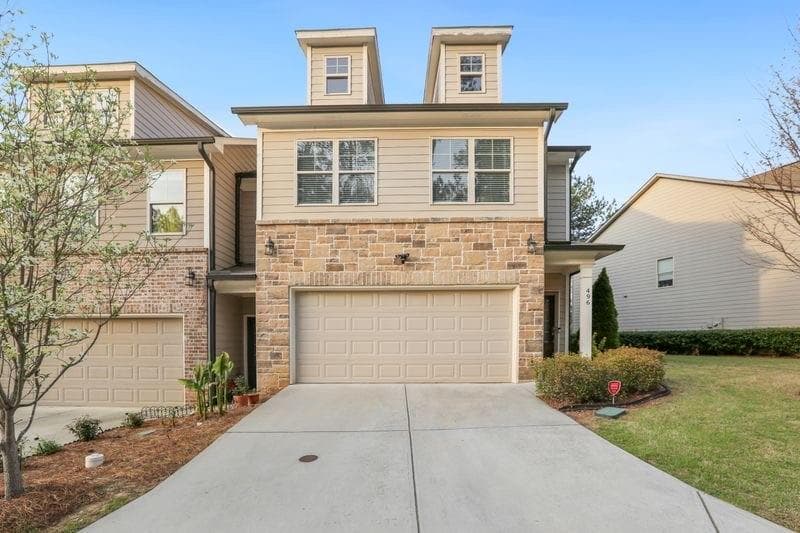 3 bedroom, 3 bathroom, 1,891 sq ft townhouse sold at 496 Jefferson chase Street, Atlanta, GA 30354