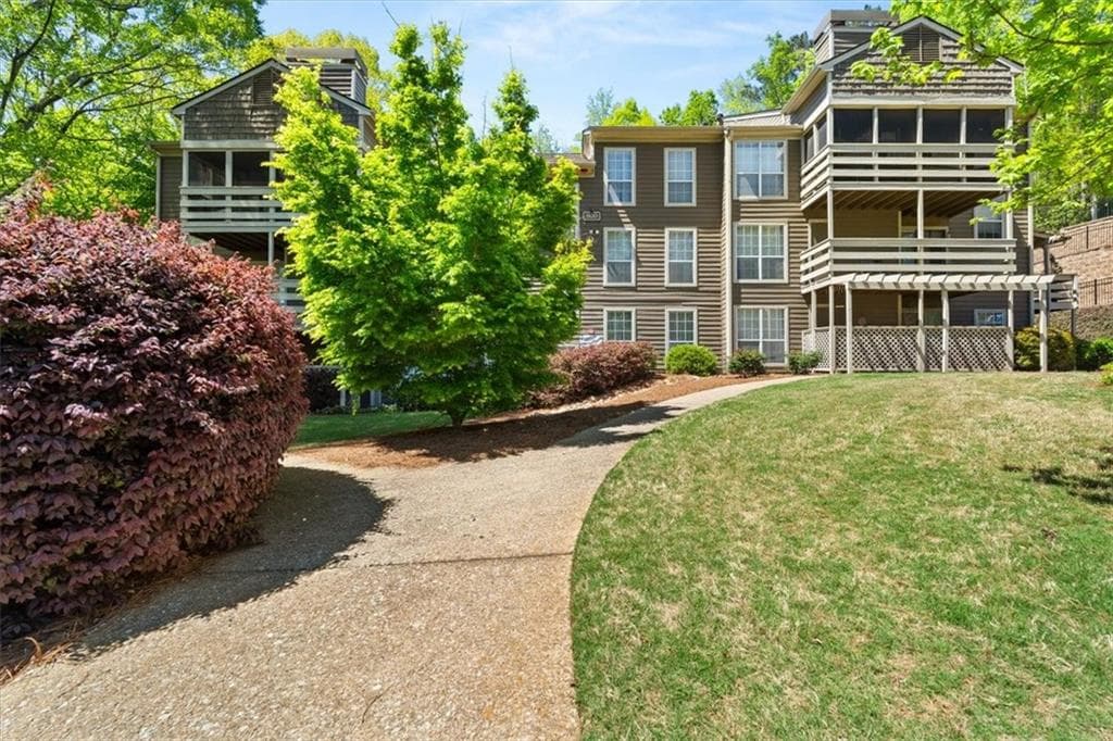 808 Riverview Drive, Marietta, GA 30067 — most recent listing photo