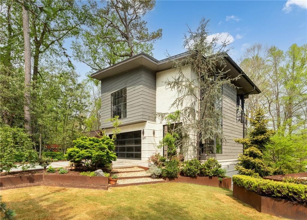 571 Overbrook Drive, Atlanta, GA 30318 — most recent listing photo