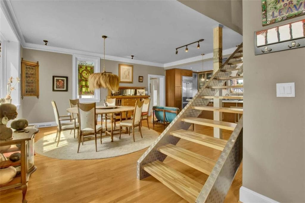 4 bedroom, 4 bathroom, 3,100 sq ft single family residence for sale at 2221 Highview Road, Atlanta, GA 30311 — photo 3