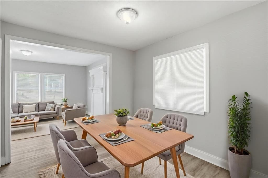 3 bedroom, 3 bathroom, 1,212 sq ft single family residence for sale at 219 Howell Drive, Atlanta, GA 30331 — photo 3