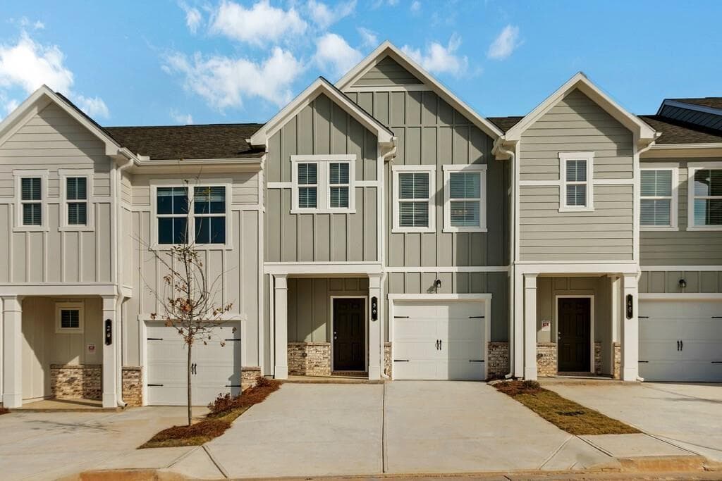 3 bedroom, 3 bathroom, 1,463 sq ft townhouse for rent at 513 Kirkland Road Juniper, Covington, GA 30016 for $1,866 a month