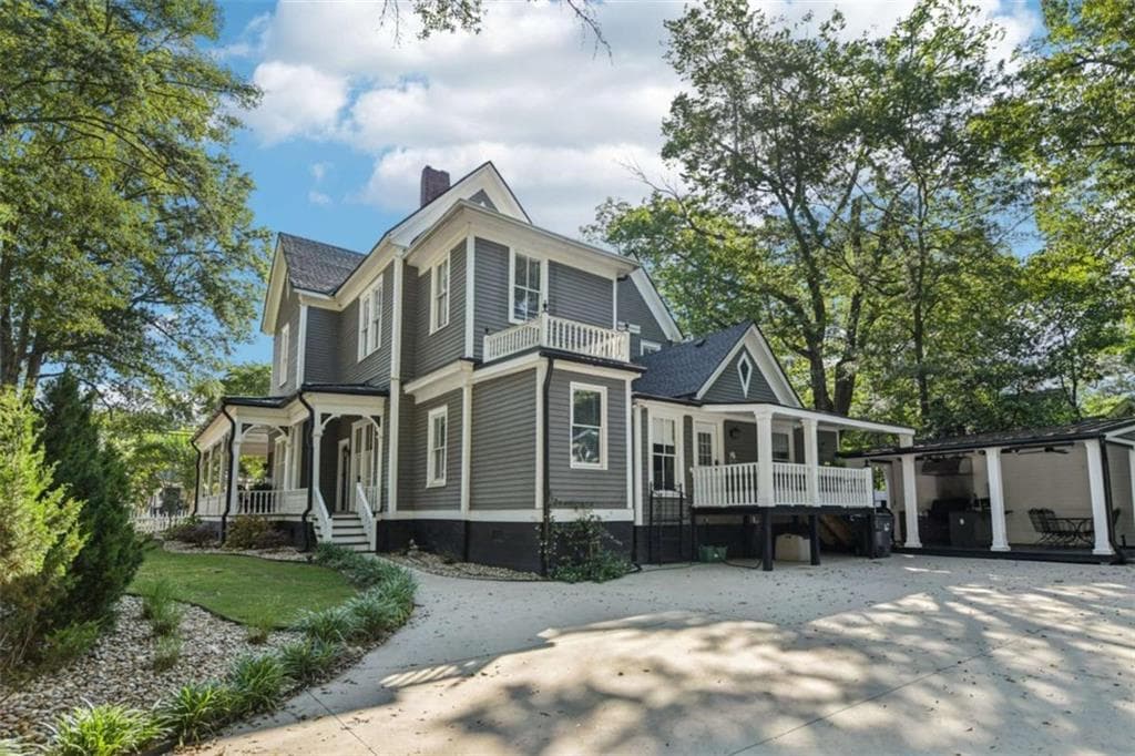 5 bedroom, 3 bathroom, 3,651 sq ft single family residence for sale at 207 E Hightower Trail, Social Circle, GA 30025