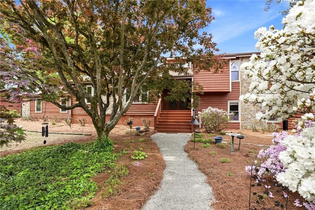 4228 Cove Court