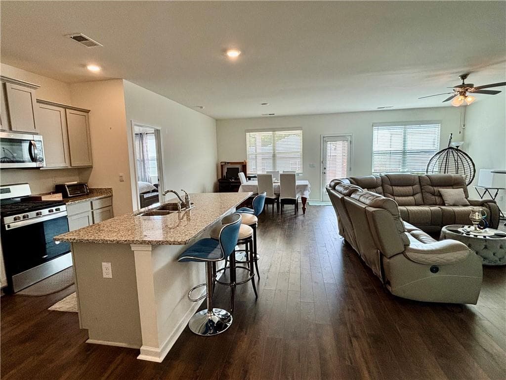 3 bedroom, 2 bathroom, 1,714 sq ft single family residence for rent at 95 CONDOR Court, Statham, GA 30666 for $1,950 a month — photo 4
