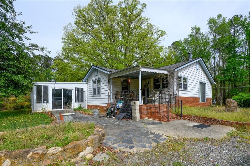 3 bedroom, 2 bathroom, 2,950 sq ft single family residence for sale at 2704 County Line Road, Acworth, GA 30101 — photo 4