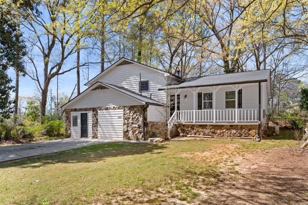 4 bedroom, 3 bathroom, 2,749 sq ft single family residence sold at 559 Autumn Drive, Riverdale, GA 30274