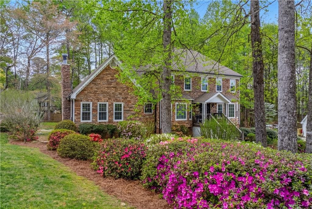 3 bedroom, 3 bathroom, 2,533 sq ft single family residence for sale at 4970 Puritan Drive, Sugar Hill, GA 30518 — photo 2