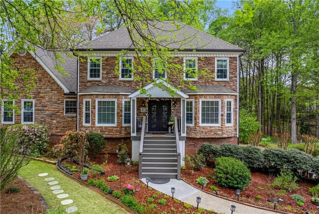 3 bedroom, 3 bathroom, 2,533 sq ft single family residence for sale at 4970 Puritan Drive, Sugar Hill, GA 30518 — photo 3