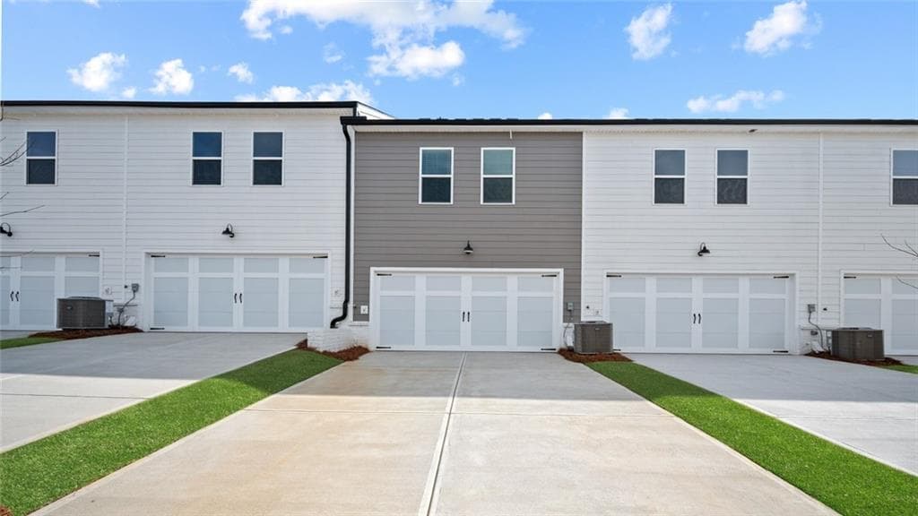 3 bedroom, 3 bathroom, 1,655 sq ft townhouse for sale at 420 Reflection Drive, Stockbridge, GA 30281 — photo 3