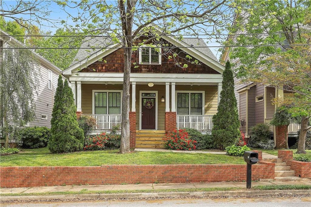 3 bedroom, 3 bathroom, 2,387 sq ft single family residence sold at 905 Custer St, Hapeville, GA 30354