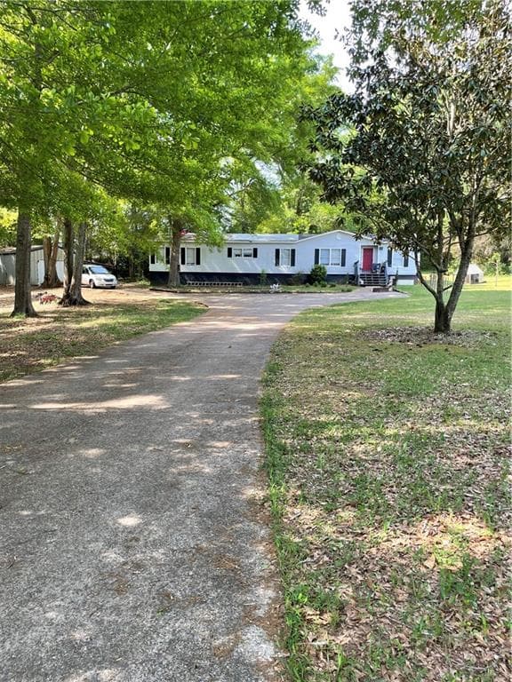 5 bedroom, 3 bathroom, 1,944 sq ft single family residence for sale at 1021 Garden Avenue, Buckhead, GA 30625
