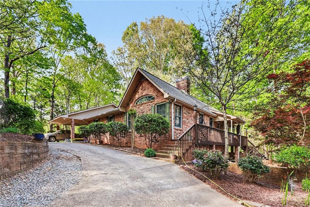 4 bedroom, 2 bathroom, 4,490 sq ft single family residence under contract at 2170 Taylorsville Road, Taylorsville, GA 30178