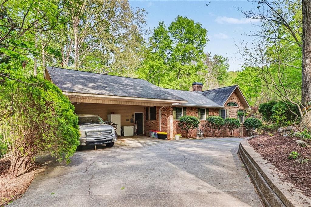 4 bedroom, 2 bathroom, 4,490 sq ft single family residence under contract at 2170 Taylorsville Road, Taylorsville, GA 30178 — photo 2