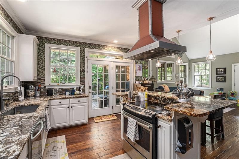 4 bedroom, 2 bathroom, 4,490 sq ft single family residence under contract at 2170 Taylorsville Road, Taylorsville, GA 30178 — photo 4