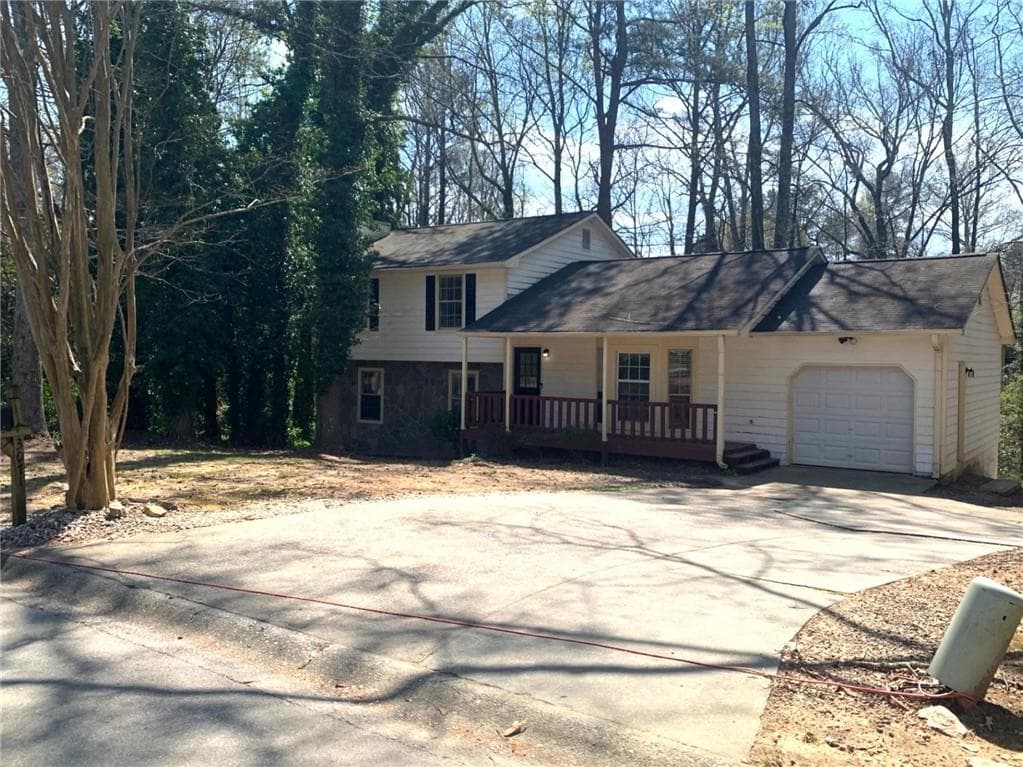 3 bedroom, 2 bathroom, 1,840 sq ft single family residence sold at 3071 Eastland Way, Snellville, GA 30078